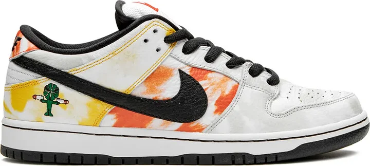 SB Dunk Low "Tie-Dye Rayguns 2019