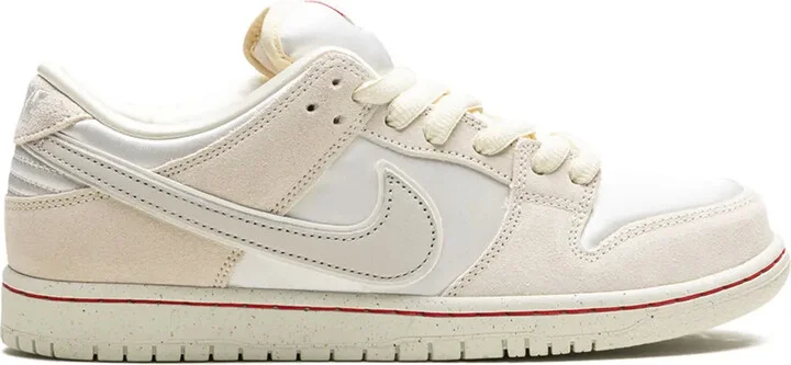 SB Dunk Low "Valentine's Day