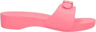 Salmon pink