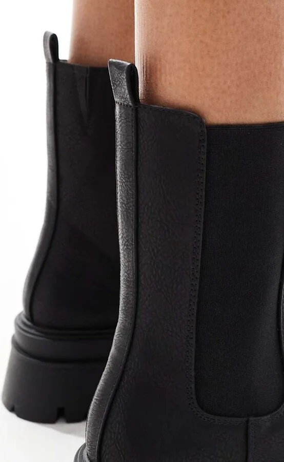 schuh Addilyn chunky ankle boots in black - Image 3
