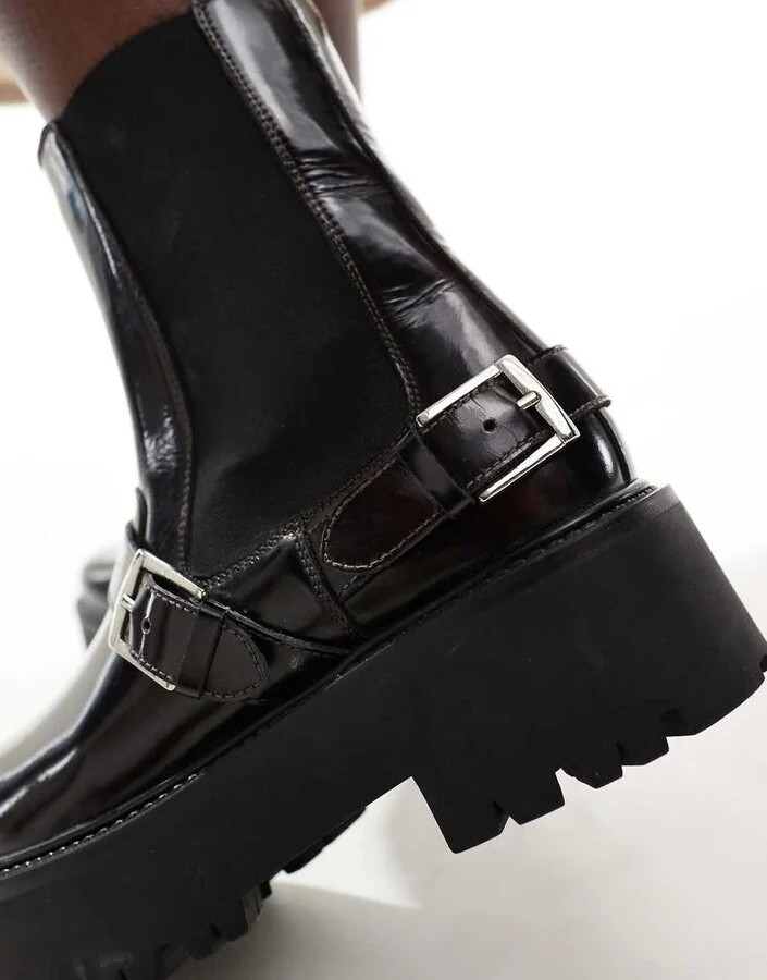 schuh Ariah chunky buckle ankle boots in wine leather - Image 3