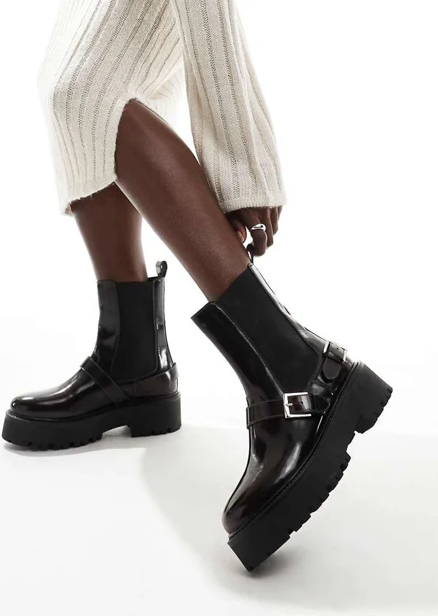 schuh Ariah chunky buckle ankle boots in wine leather - Image 4