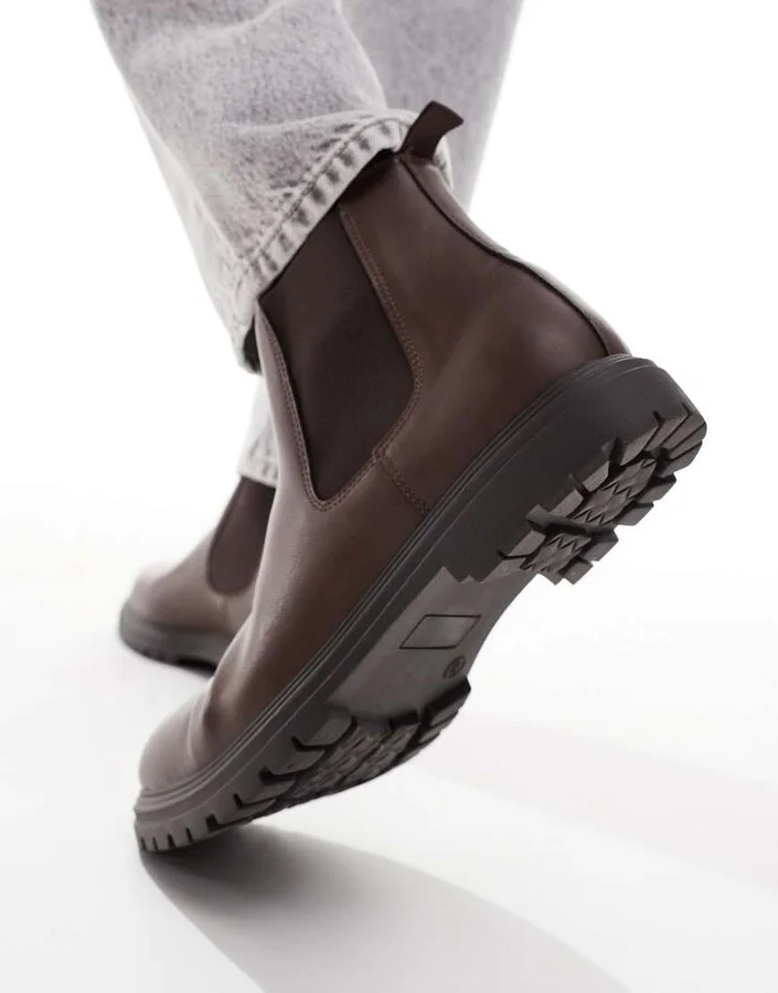 schuh Dalton Chelsea boots in brown - Image 2