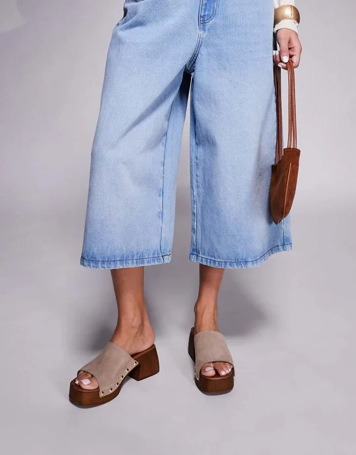 schuh Exclusive Via heeled clog sandals in cream suede - Image 2