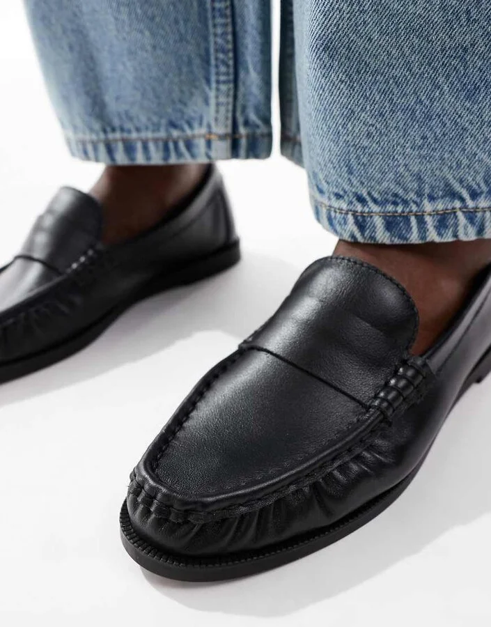 schuh Lea loafers in leather vintage wash black - Image 2