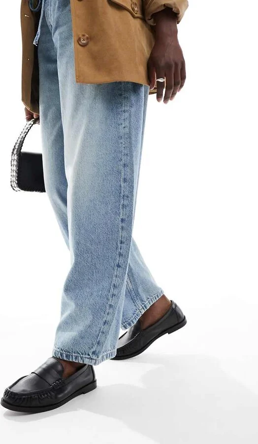 schuh Lea loafers in leather vintage wash black - Image 3