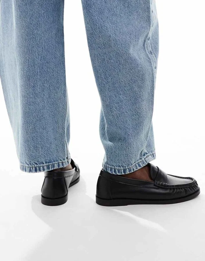 schuh Lea loafers in leather vintage wash black - Image 4