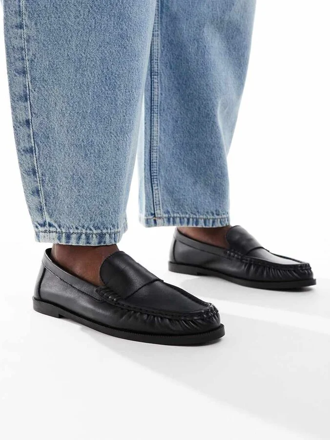 schuh Lea loafers in leather vintage wash black