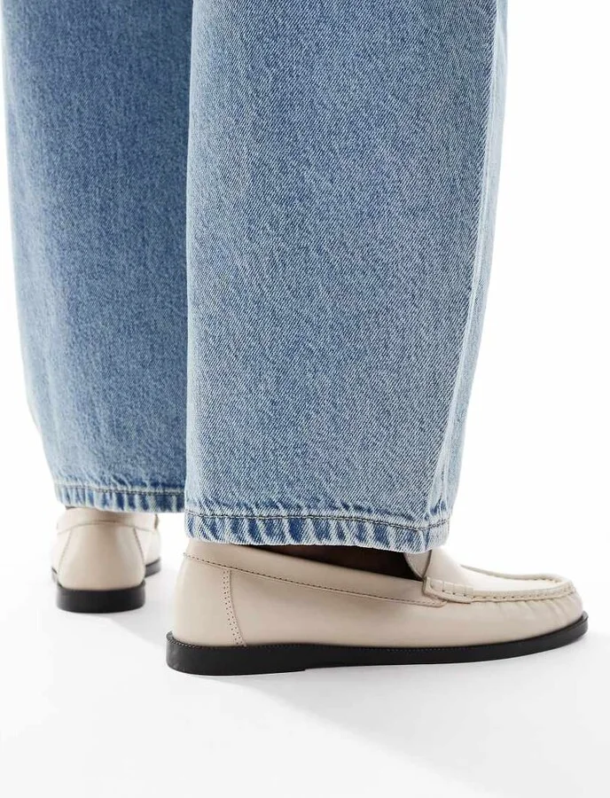 schuh Lea loafers in off white leather - Image 4