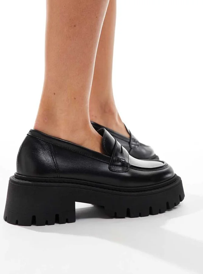 schuh Lennox chunky loafers in black leather - Image 3