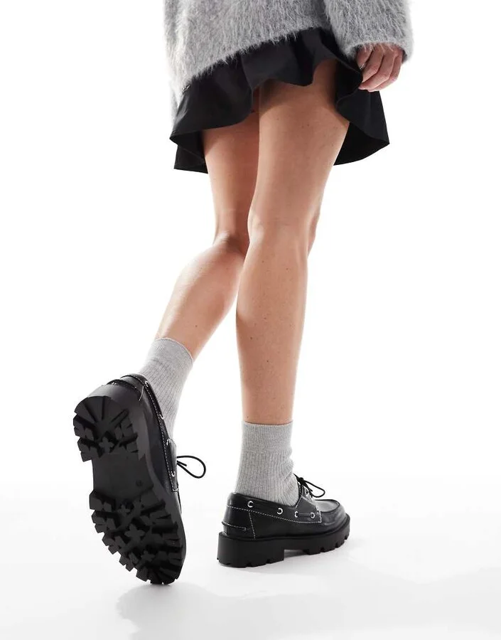 schuh Leora chunky boat shoes in black - Image 3