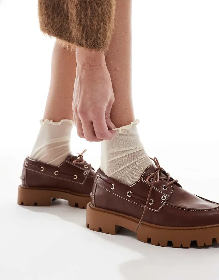 schuh Leora chunky boat shoes in tan - Image 2