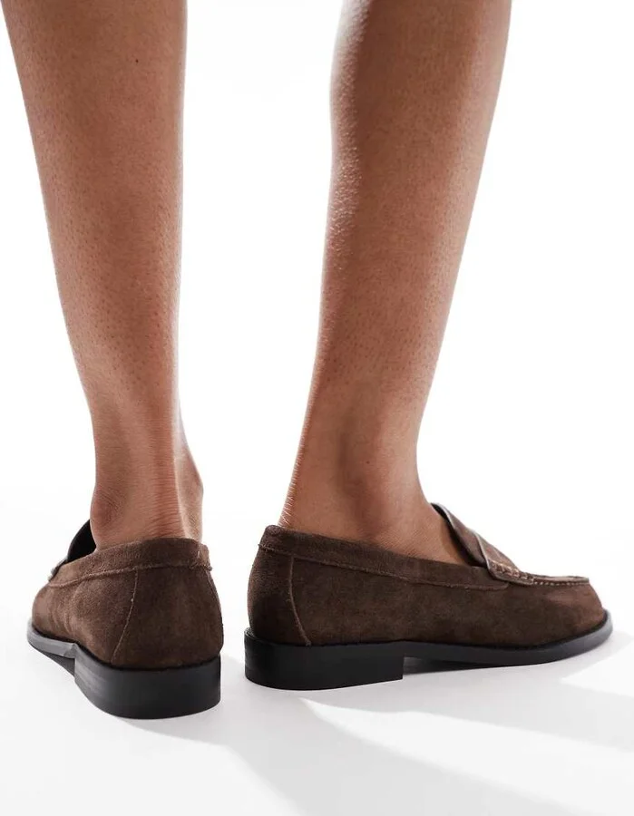 schuh Lillian loafers in brown suede - Image 2