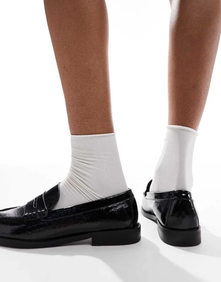 schuh Lillian penny loafers in black crinkle leather - Image 2