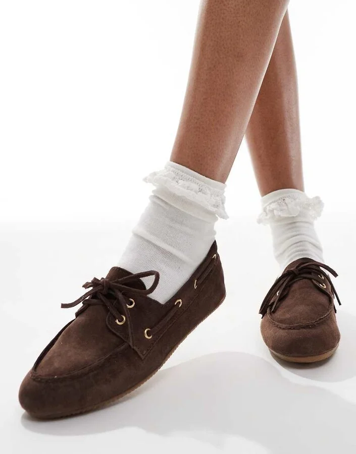 schuh Lyanna boat shoes in brown suede - Image 2