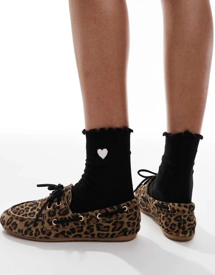schuh Lyanna boat shoes in leopard suede - Image 4