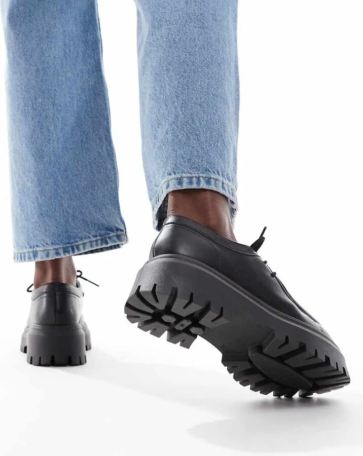 schuh Lyrica chunky lace up shoes in black leather - Image 2