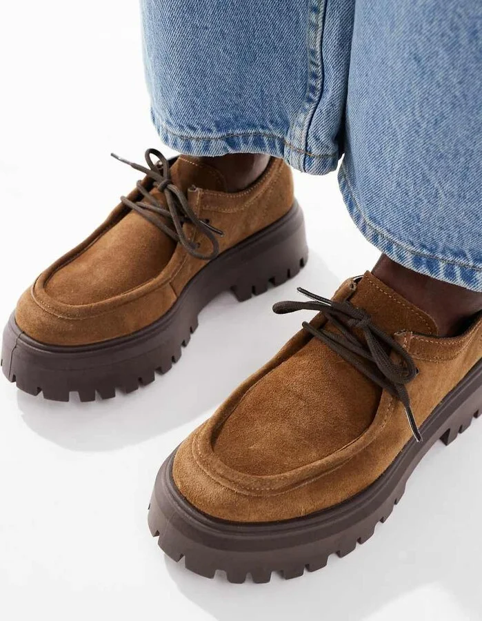 schuh Lyrica chunky lace up shoes in tan suede - Image 3