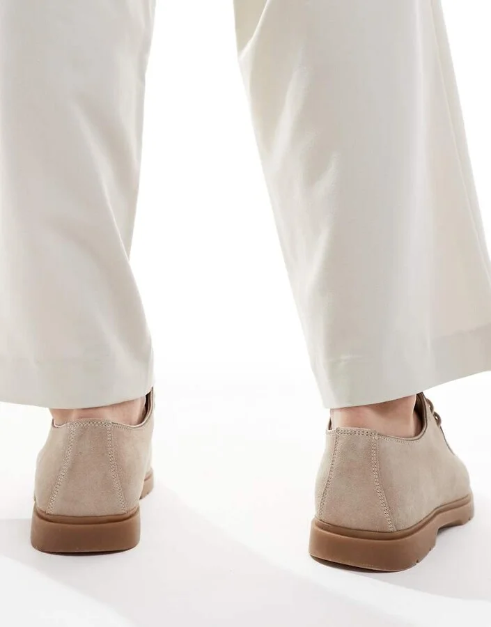 schuh Pace lace up moccasins in sand suede - Image 3