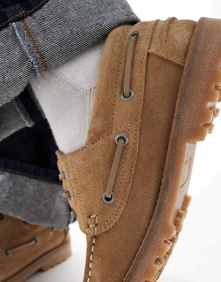 schuh Princeton boat shoes in beige suede - Image 2