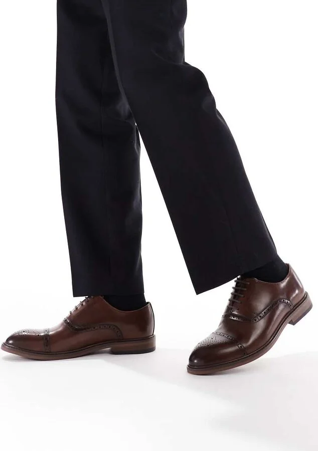 schuh Raven lace up brogues in brown leather - Image 3
