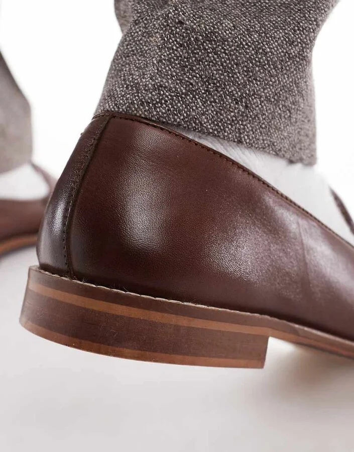 schuh Rune loafers in brown leather - Image 2