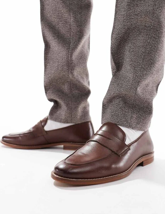 schuh Rune loafers in brown leather