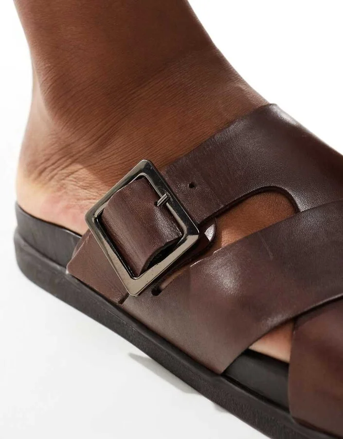 schuh Summit buckle footbed sandals in brown leather - Image 3