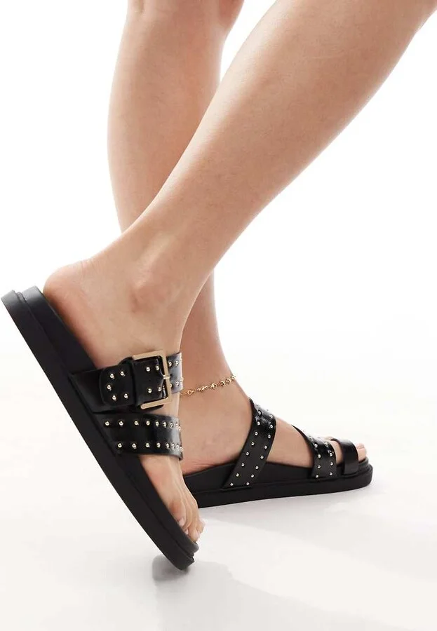 schuh Tarha studded footbed toe thong sandals in black - Image 2