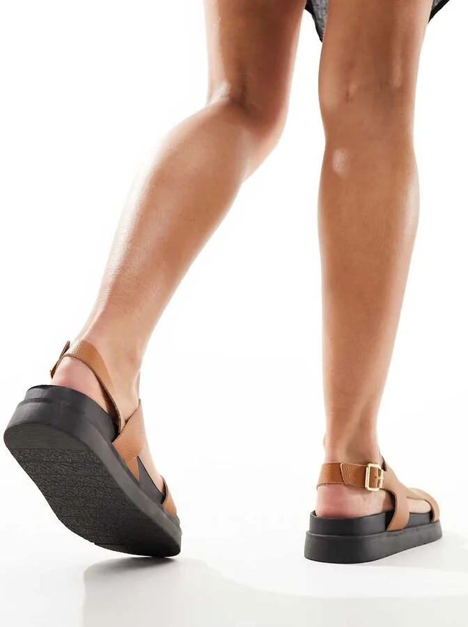 schuh Tasmin sandals in tan leather - Image 3