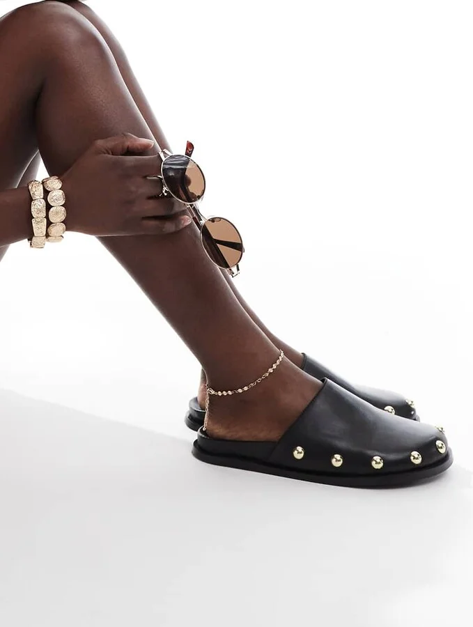 schuh Teale clog mules in black leather