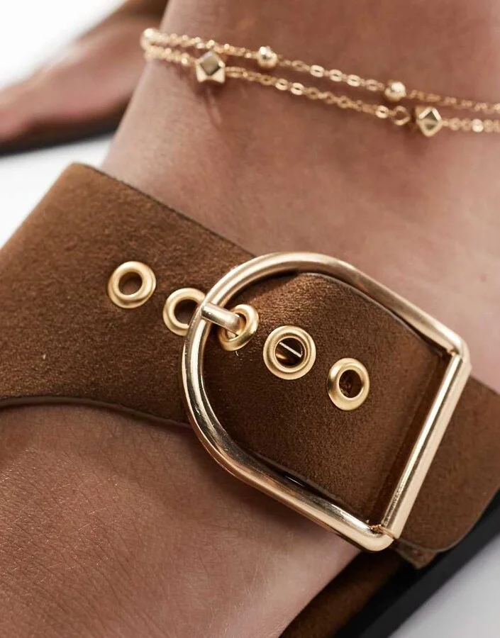 schuh Teena toe post sandals in brown - Image 2