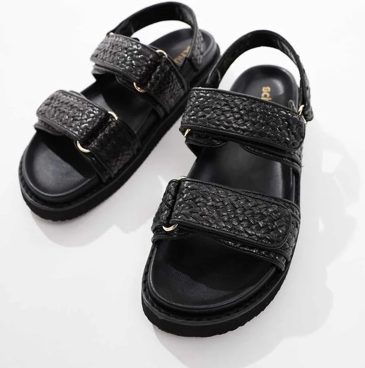 schuh Tiesha footbed sandals in black raffia - Image 2