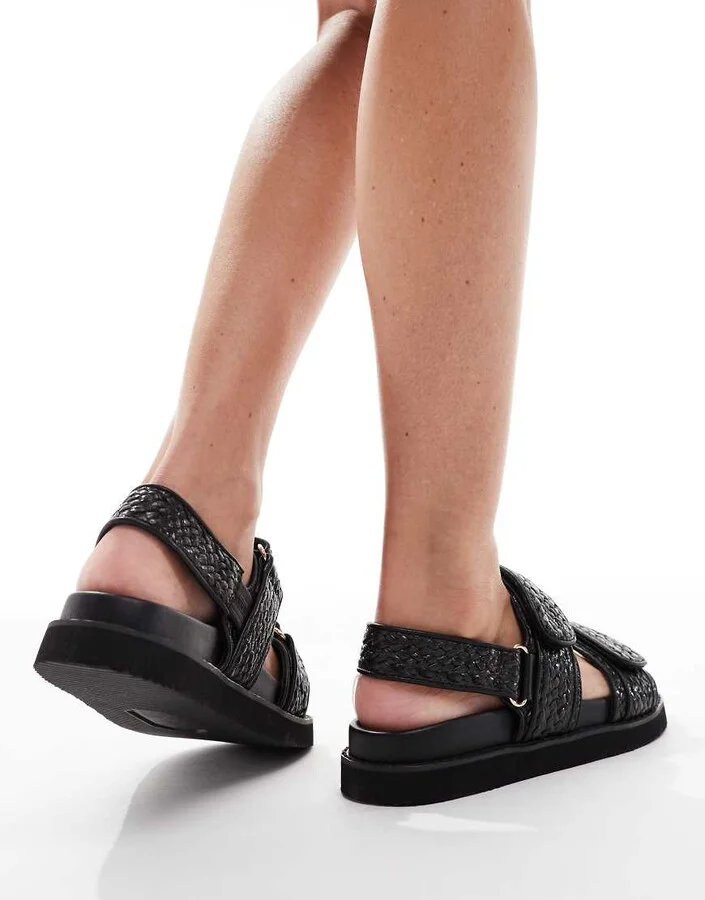 schuh Tiesha footbed sandals in black raffia - Image 3