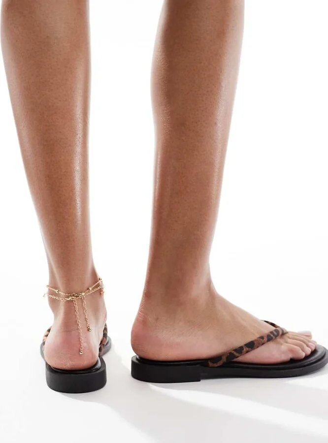 schuh Tulia flip flop sandals in leopard - Image 2