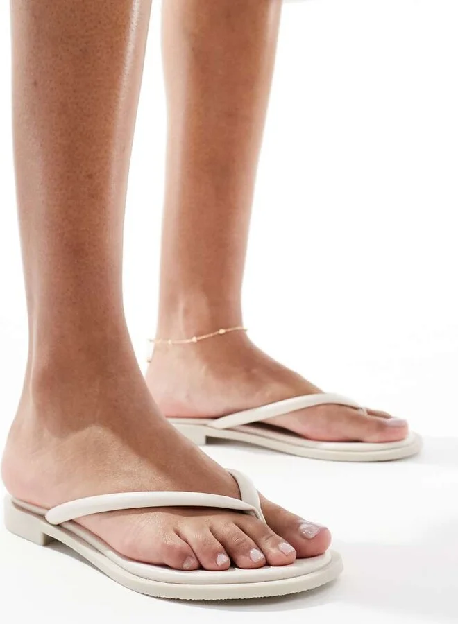 schuh Tulia flip flop sandals in white - Image 3