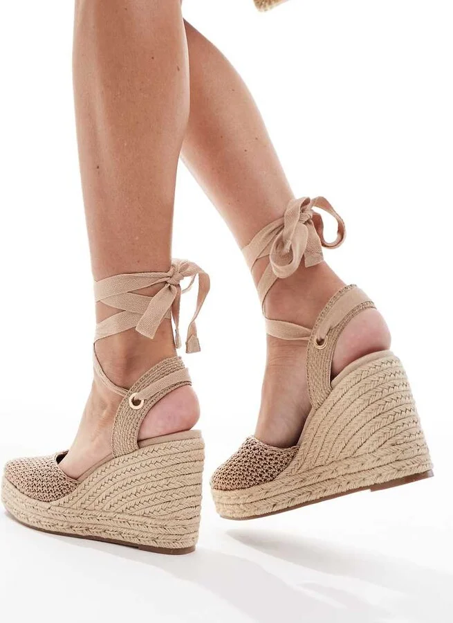schuh Velma closed toe wedge espadrilles in natural woven - Image 4