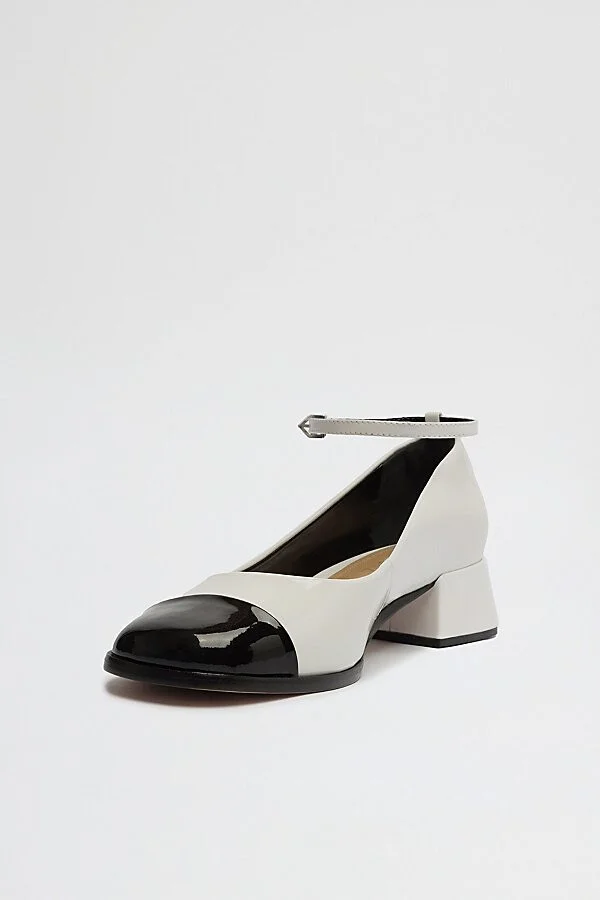 Schutz Dorothy Leather Ballet Flat in White/Black - Image 4