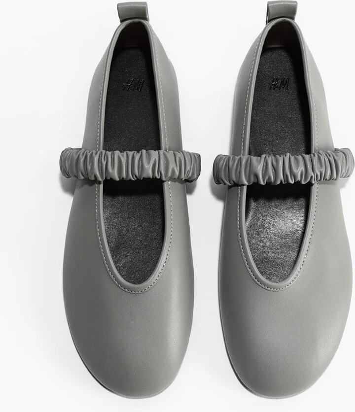 Scrunchie-detail ballet pumps