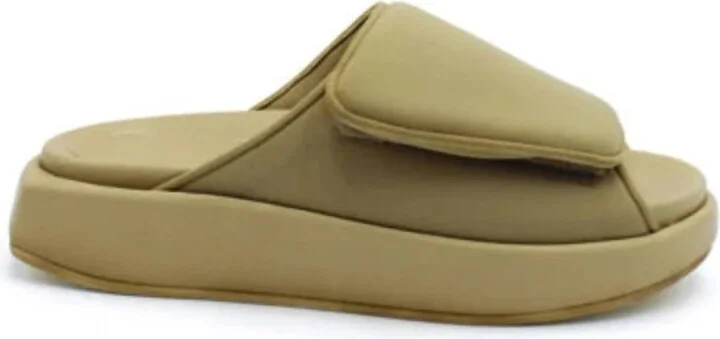 Scuba Slides In Butter Yellow
