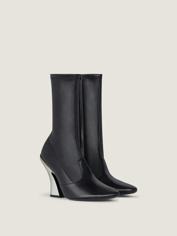 Sculpted ankle boots in nappa leather - Image 2