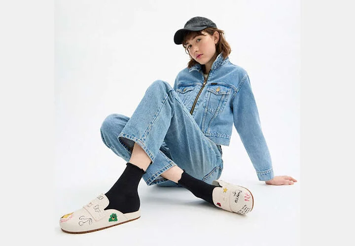 Sculpted C Clog With Sketch Print - Image 6