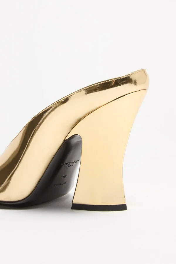 Sculpted heeled mules in mirror effect leather - Image 7