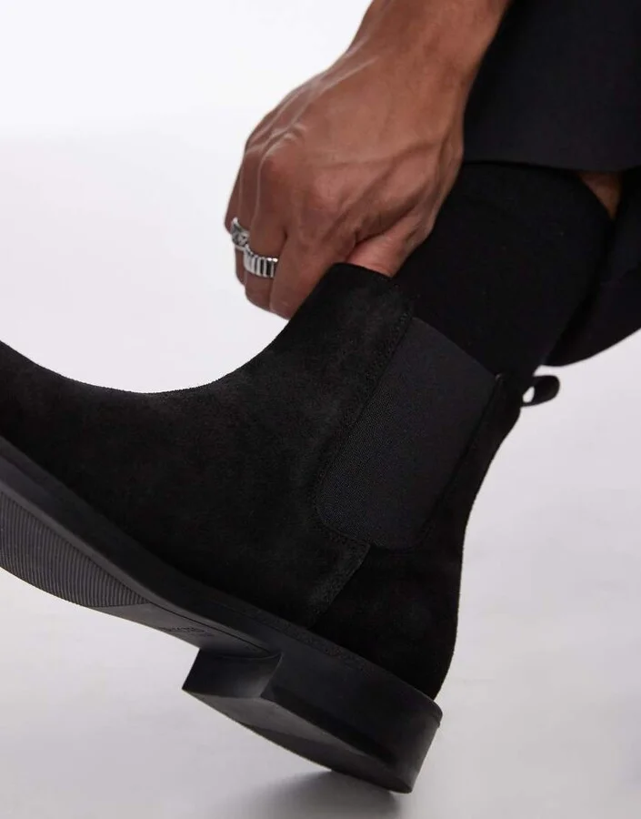 Selected Homme suede chelsea boots in black - Image 4