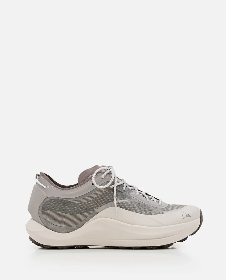 Sella Sneakers