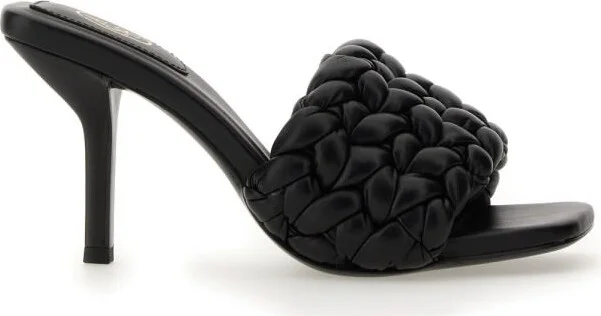 Serena Sandal.