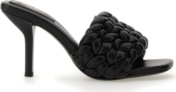 Serena Sandal.