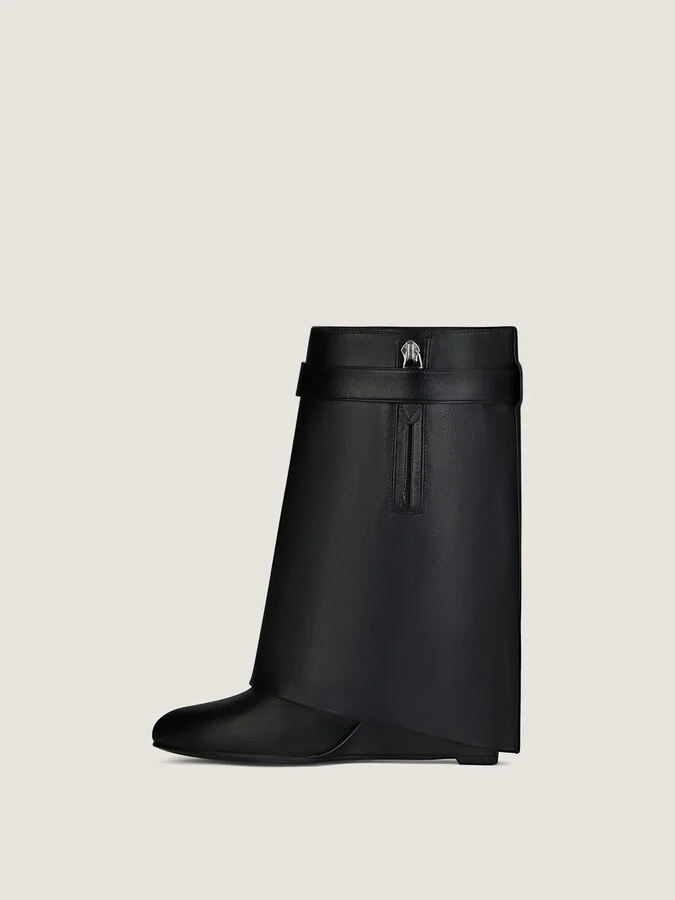 Shark Lock ankle boots in leather - Image 4