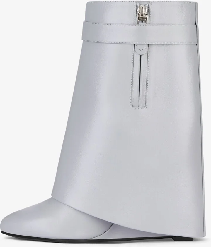 Shark Lock ankle boots in leather - Image 9