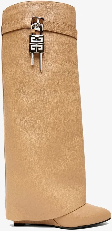 Shark lock beige leather boots